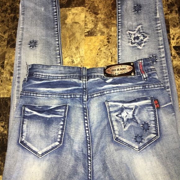 BH jeans , size 24 or 3, star design is not holes - Picture 3 of 7